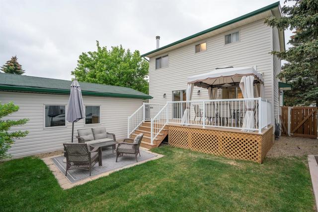 27 Woodford Crescent Sw, House detached with 5 bedrooms, 4 bathrooms and 2 parking in Calgary AB | Image 46