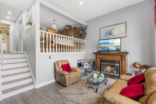 20 Darras Crt E, Townhouse with 3 bedrooms, 2 bathrooms and 2 parking in Brampton ON | Image 24