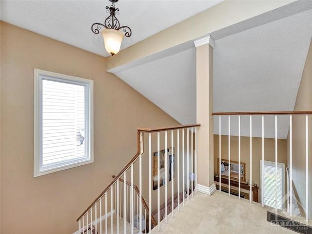 14 Hawley Crescent, House detached with 3 bedrooms, 3 bathrooms and 2 parking in Ottawa ON | Image 17