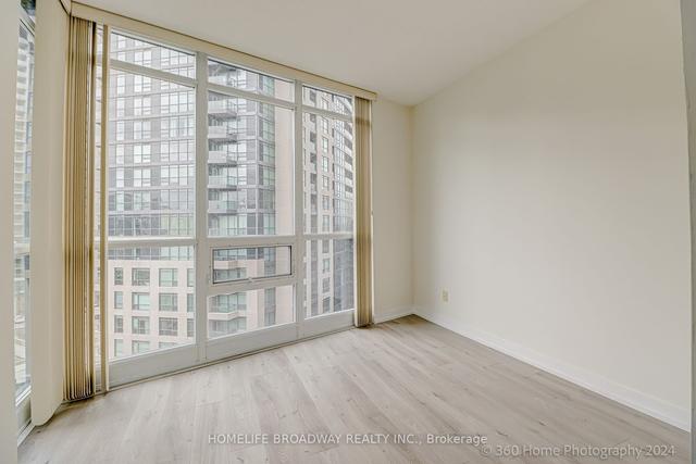 823 - 231 Fort York Blvd, Condo with 2 bedrooms, 2 bathrooms and 1 parking in Toronto ON | Image 3