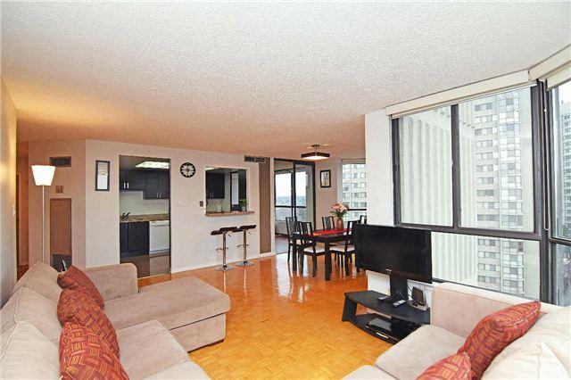 1002 - 8 Lisa St, Condo with 2 bedrooms, 2 bathrooms and 2 parking in Brampton ON | Image 2