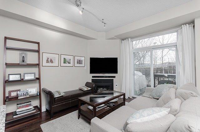 101 - 28 Stadium Rd, Townhouse with 2 bedrooms, 2 bathrooms and 1 parking in Toronto ON | Image 3