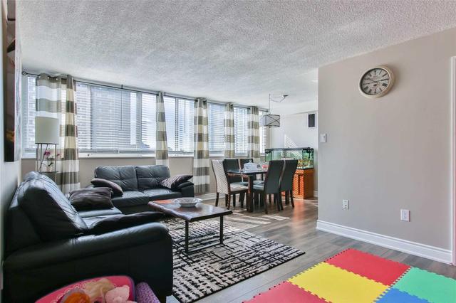 1009 - 3590 Kaneff Cres, Condo with 2 bedrooms, 2 bathrooms and 2 parking in Mississauga ON | Image 2