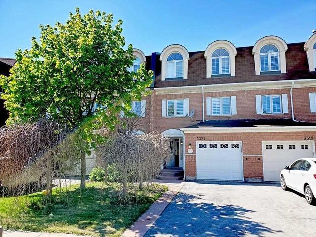3321 Southwick St, House attached with 3 bedrooms, 3 bathrooms and 3 parking in Mississauga ON | Image 1