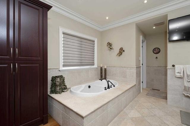 53 Isaiah Dr, House detached with 5 bedrooms, 6 bathrooms and 7 parking in Vaughan ON | Image 15