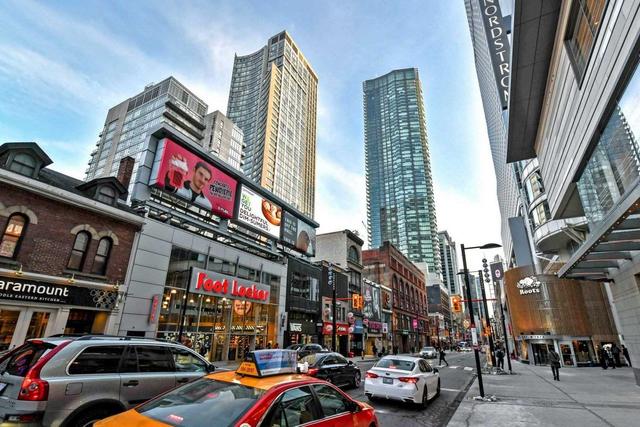 2109 - 197 Yonge St, Condo with 3 bedrooms, 2 bathrooms and 1 parking in Toronto ON | Image 21