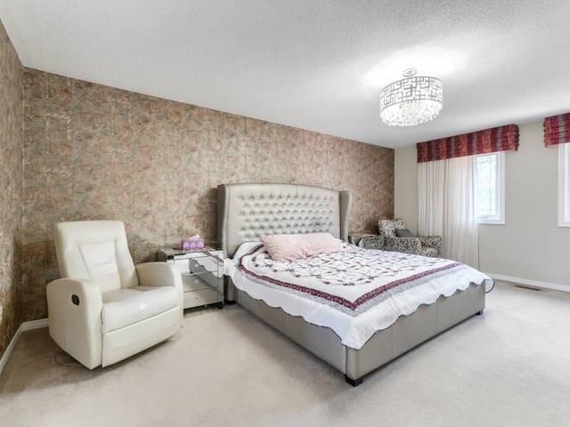966 Silversmith Dr, House detached with 4 bedrooms, 4 bathrooms and 6 parking in Mississauga ON | Image 30