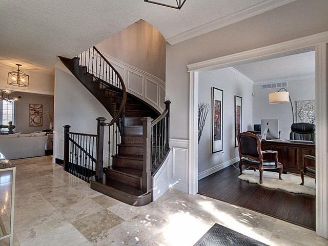 228 Red Maple Court, House detached with 5 bedrooms, 4 bathrooms and 15 parking in North Dumfries ON | Image 2
