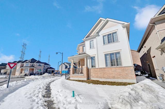 2577 Bandsman Cres, House detached with 4 bedrooms, 4 bathrooms and 6 parking in Oshawa ON | Image 12