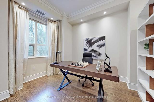 th5 - 500 Doris Ave, Townhouse with 3 bedrooms, 3 bathrooms and 2 parking in Toronto ON | Image 3