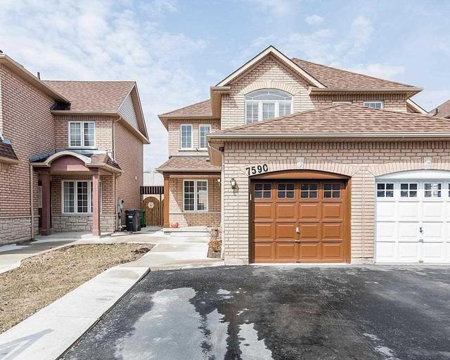 7590 Black Walnut Tr, House semidetached with 3 bedrooms, 2 bathrooms and 3 parking in Mississauga ON | Image 1