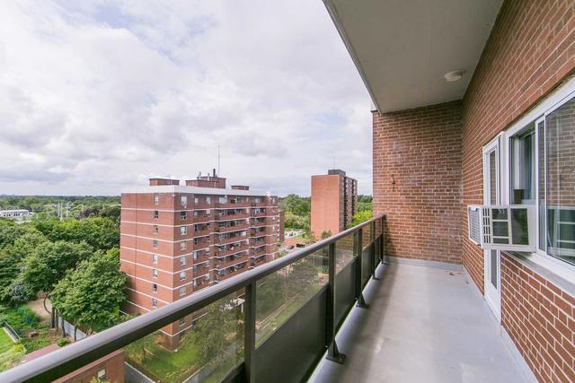 1001 - 15 Elizabeth St N, Condo with 2 bedrooms, 2 bathrooms and 1 parking in Mississauga ON | Image 24