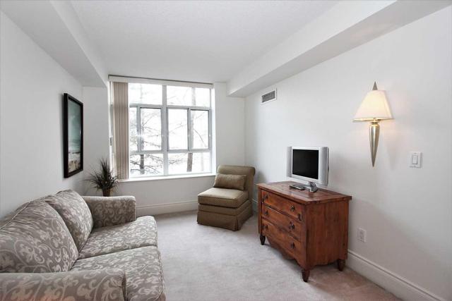 201 - 75 York Mills Rd, Condo with 2 bedrooms, 2 bathrooms and 2 parking in Toronto ON | Image 10