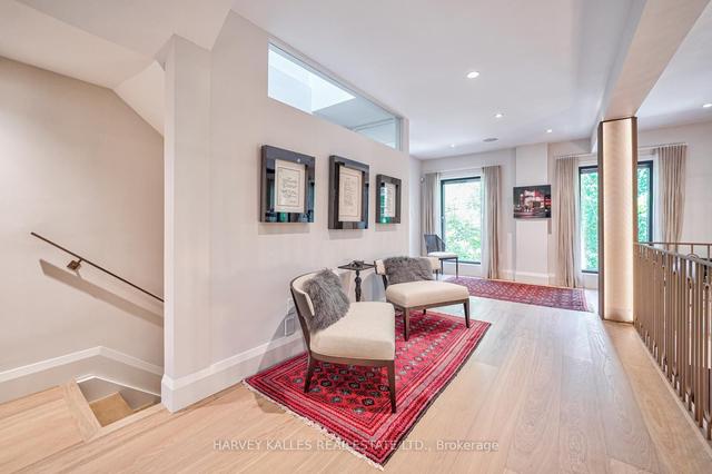 3 Hillsboro Ave, House detached with 3 bedrooms, 4 bathrooms and 1 parking in Toronto ON | Image 9