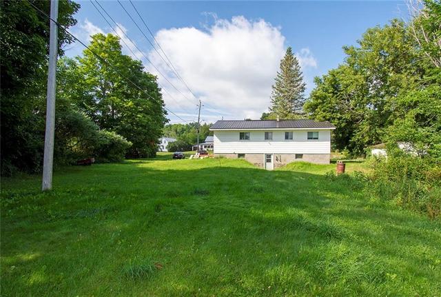14677 Highway 509 Road, House detached with 3 bedrooms, 1 bathrooms and 6 parking in North Frontenac ON | Image 4