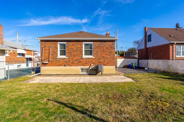 208 East 32nd St, House detached with 3 bedrooms, 2 bathrooms and 4 parking in Hamilton ON | Image 19