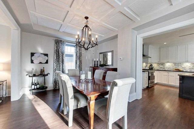 331 Oak St, House detached with 3 bedrooms, 2 bathrooms and 4 parking in Collingwood ON | Image 2
