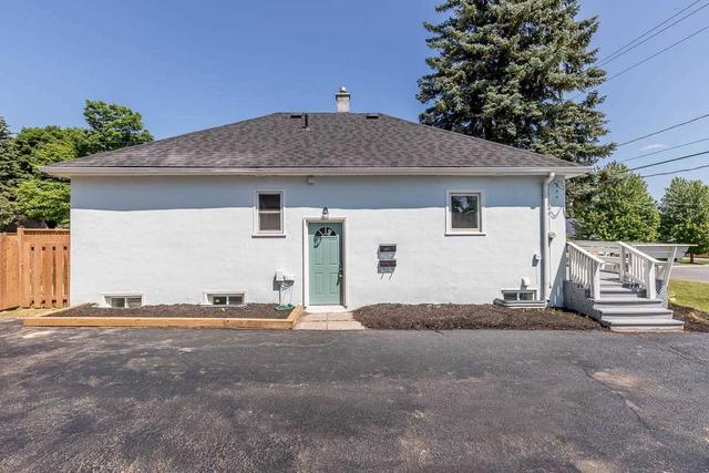 240 Codrington St, House detached with 3 bedrooms, 2 bathrooms and 6 parking in Barrie ON | Image 12