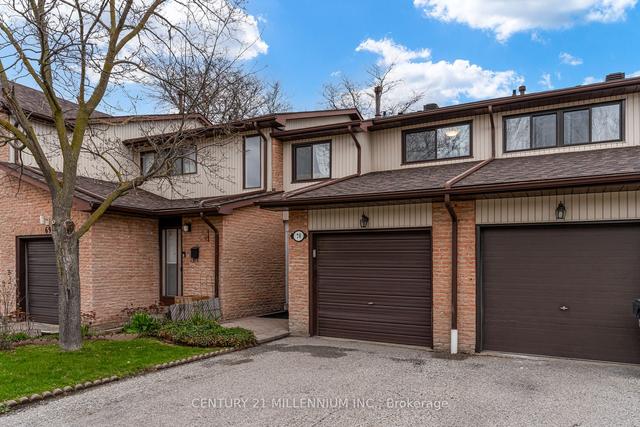 70 Foster Cres, Townhouse with 3 bedrooms, 2 bathrooms and 2 parking in Brampton ON | Image 23