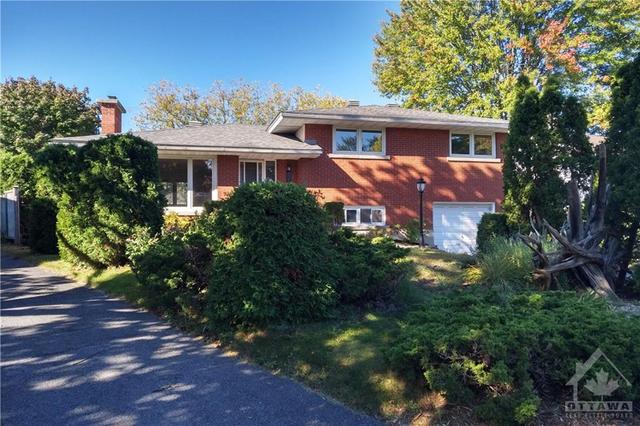 1250 Stanton Road, House detached with 4 bedrooms, 3 bathrooms and 5 parking in Ottawa ON | Image 2