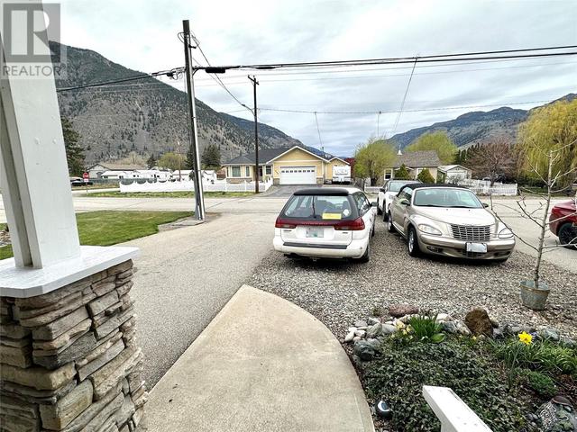 521 - 10th Avenue Unit# 1, House detached with 2 bedrooms, 2 bathrooms and 6 parking in Keremeos BC | Image 38