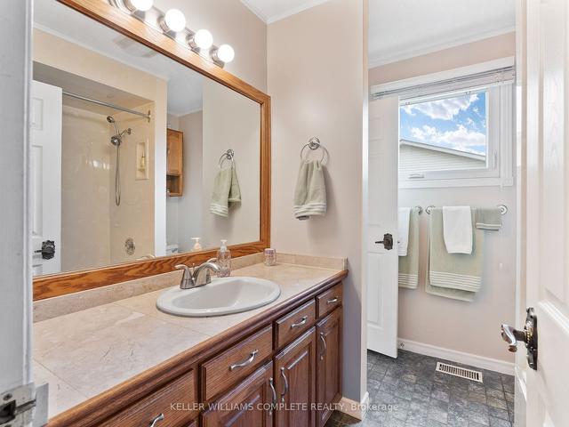 644 Tomahawk Cres, House detached with 3 bedrooms, 2 bathrooms and 6 parking in Hamilton ON | Image 11