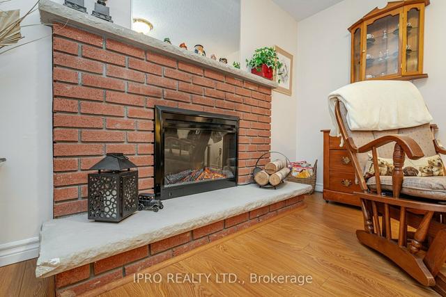 64 Linkdale Rd, House detached with 3 bedrooms, 2 bathrooms and 6 parking in Brampton ON | Image 28