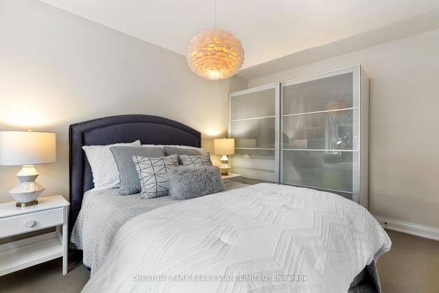 200 Divadale Dr, House semidetached with 3 bedrooms, 2 bathrooms and 1 parking in Toronto ON | Image 6