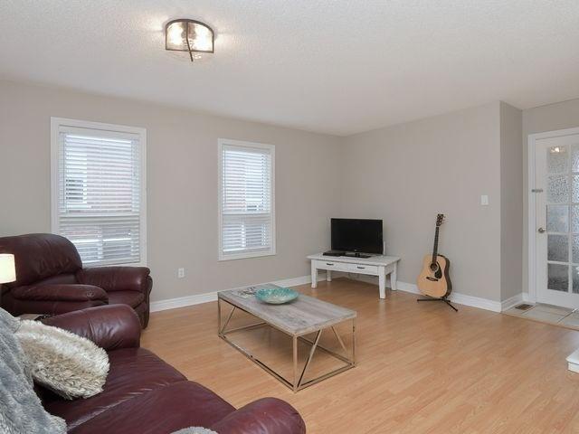 14 Trask Dr, House semidetached with 2 bedrooms, 3 bathrooms and 2 parking in Barrie ON | Image 6