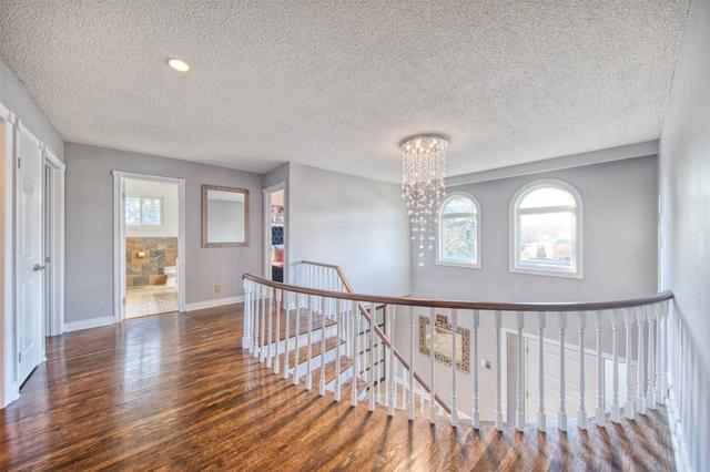 9 Toms Crt, House detached with 4 bedrooms, 4 bathrooms and 6 parking in Whitby ON | Image 13