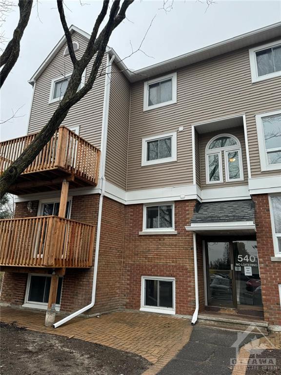 1 - 540 Fenerty Court, House attached with 3 bedrooms, 2 bathrooms and 1 parking in Ottawa ON | Image 1