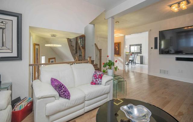 100 North Park Rd, Townhouse with 3 bedrooms, 3 bathrooms and 4 parking in Vaughan ON | Image 5