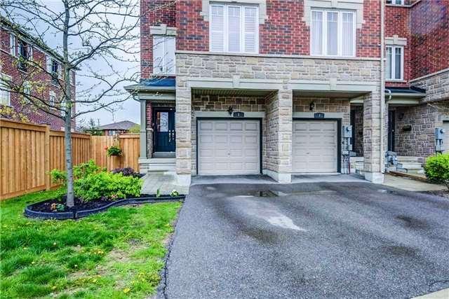 1 - 2600 Glengarry Rd, Townhouse with 3 bedrooms, 3 bathrooms and 1 parking in Mississauga ON | Image 2