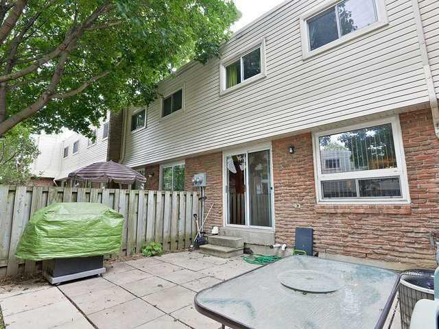 100 - 2315 Bromsgrove Rd, Townhouse with 3 bedrooms, 3 bathrooms and 1 parking in Mississauga ON | Image 16