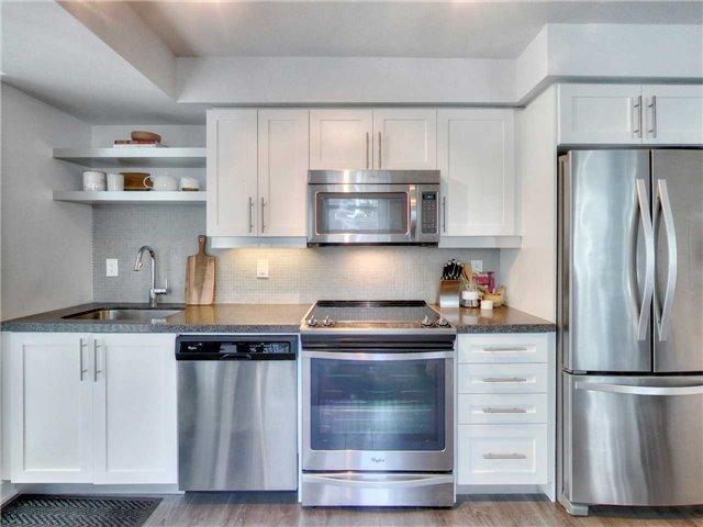 1003 - 525 Adelaide St W, Condo with 2 bedrooms, 2 bathrooms and 1 parking in Toronto ON | Image 10