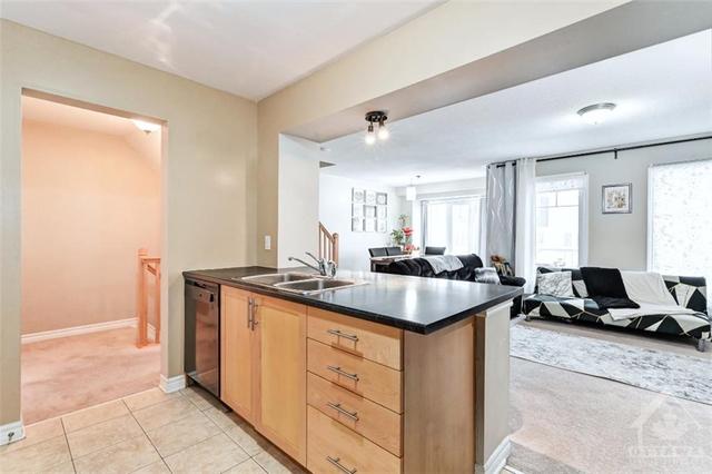 2050 Madrid Avenue, Townhouse with 2 bedrooms, 2 bathrooms and 3 parking in Ottawa ON | Image 11