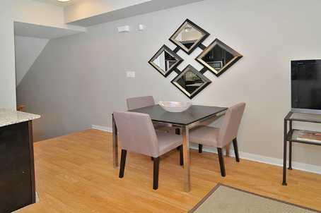 th-18 - 80 Carr St, Townhouse with 2 bedrooms, 2 bathrooms and 1 parking in Toronto ON | Image 3