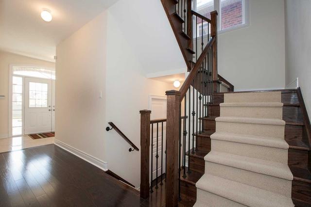 63 Maverick Cres, House detached with 4 bedrooms, 4 bathrooms and 6 parking in Vaughan ON | Image 3
