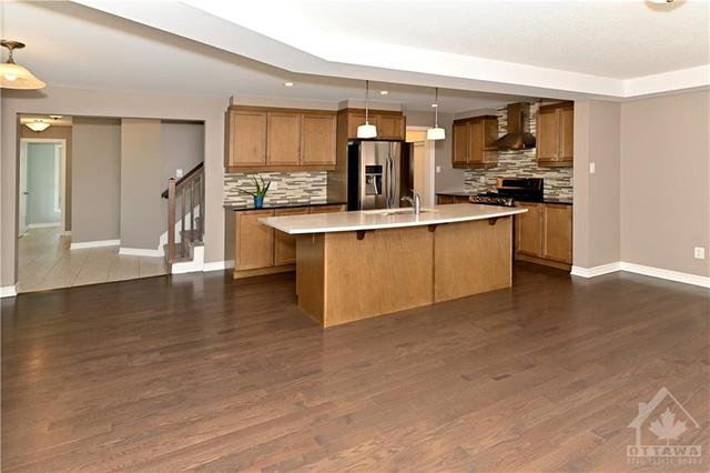 143 Bartonia Circle, House detached with 5 bedrooms, 4 bathrooms and 4 parking in Ottawa ON | Image 14