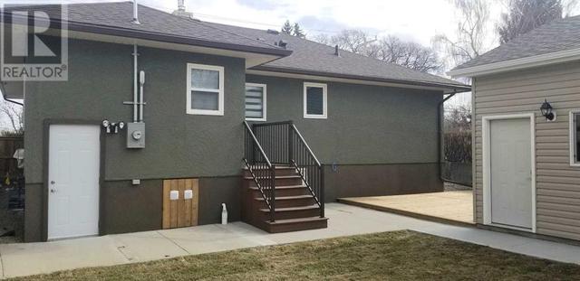 1014 18 Street S, House detached with 2 bedrooms, 2 bathrooms and 3 parking in Lethbridge AB | Image 4