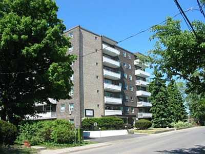 404 - 67 Richmond St, Condo with 2 bedrooms, 1 bathrooms and 1 parking in Richmond Hill ON | Image 1