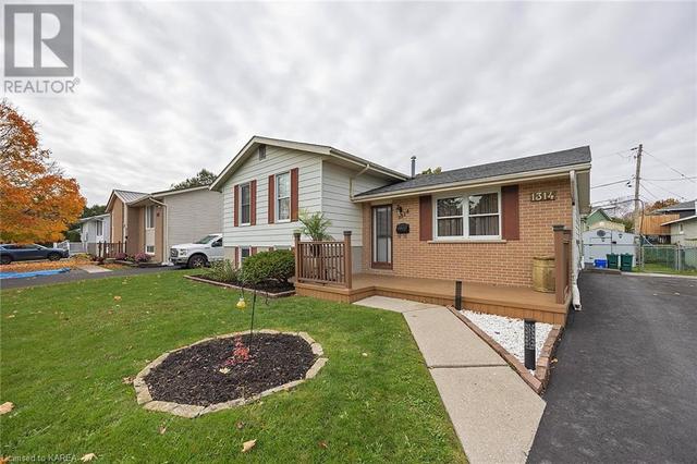 1314 Waverley Crescent, House detached with 3 bedrooms, 1 bathrooms and 6 parking in Kingston ON | Image 3