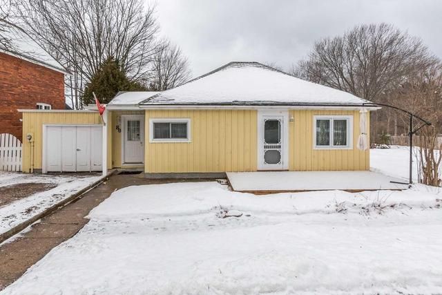 80 Fox St, House detached with 2 bedrooms, 1 bathrooms and 1 parking in Penetanguishene ON | Image 1