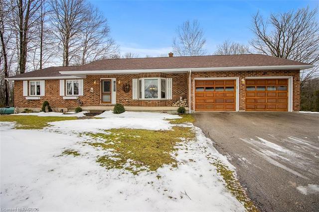 794690 East Back Line, House detached with 3 bedrooms, 1 bathrooms and null parking in Grey Highlands ON | Image 1
