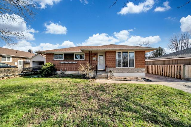 51 Vardon Ave, House detached with 3 bedrooms, 2 bathrooms and 4 parking in Cambridge ON | Image 23