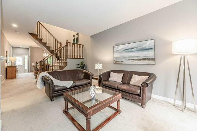4126 Medland Dr, House attached with 3 bedrooms, 4 bathrooms and 3 parking in Burlington ON | Image 2