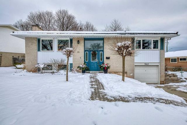 542 Grand Blvd, House detached with 3 bedrooms, 2 bathrooms and 5 parking in Oakville ON | Image 1