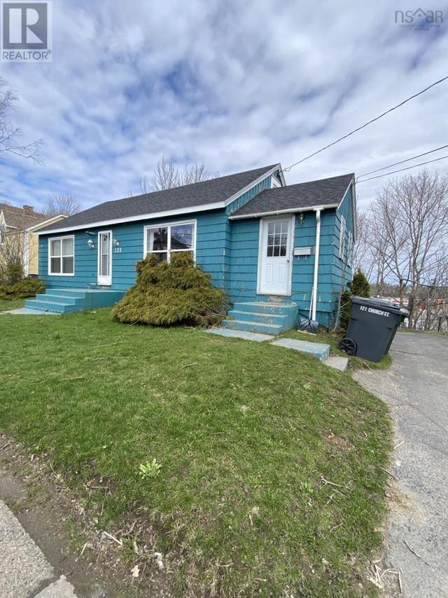 121 Church Street, House detached with 5 bedrooms, 1 bathrooms and null parking in Antigonish NS | Image 1
