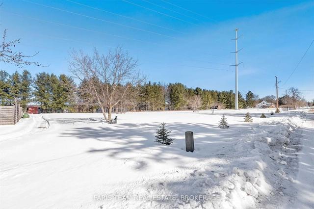 2512 Sunnidale Rd, House detached with 2 bedrooms, 1 bathrooms and 3 parking in Springwater ON | Image 21