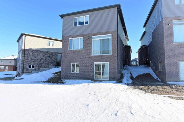 80 Saddlebrook Crt, House detached with 4 bedrooms, 3 bathrooms and 4 parking in Kitchener ON | Image 24